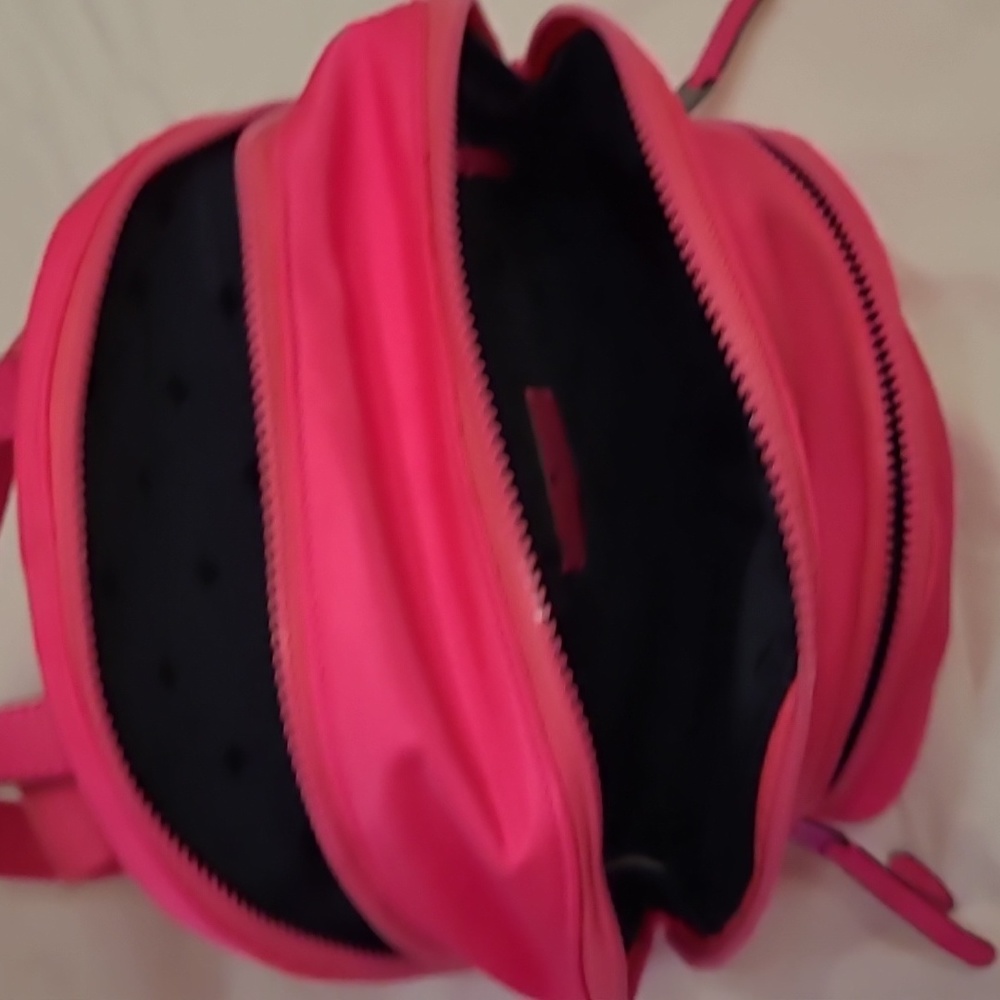 Backpack - Picture 7 of 8